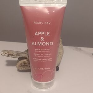 Mary Kay Apple & Almond Scented Gel in Pink Tube